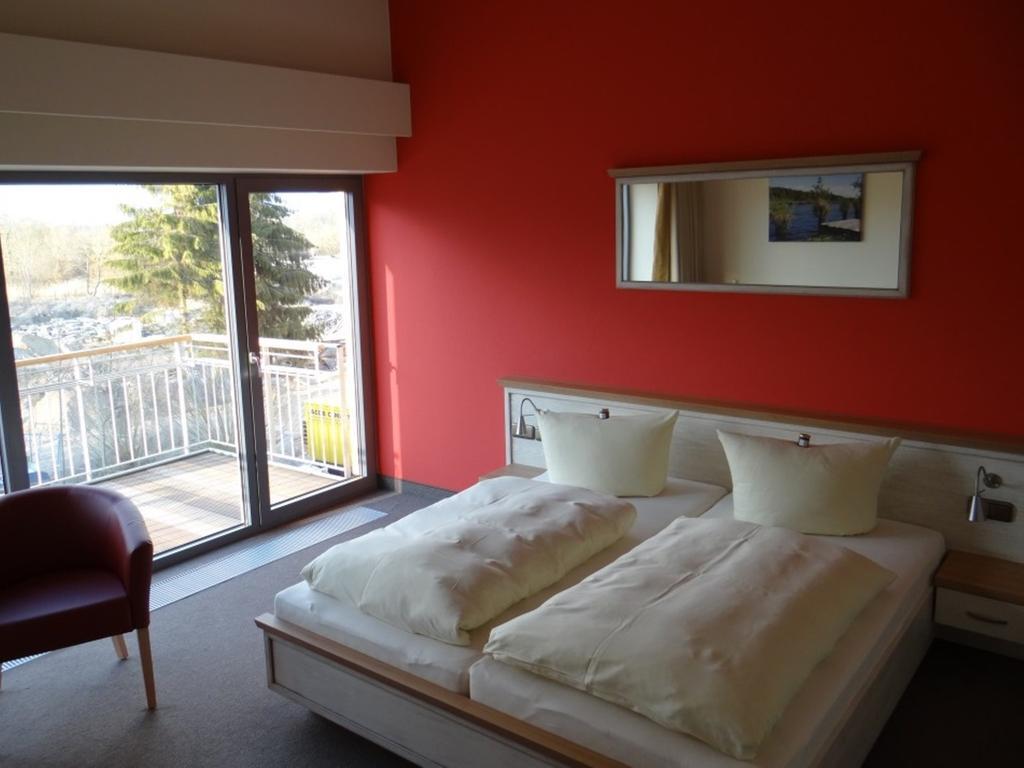Hotel Und Restaurant Am Peenetal Liepen  Habitación foto