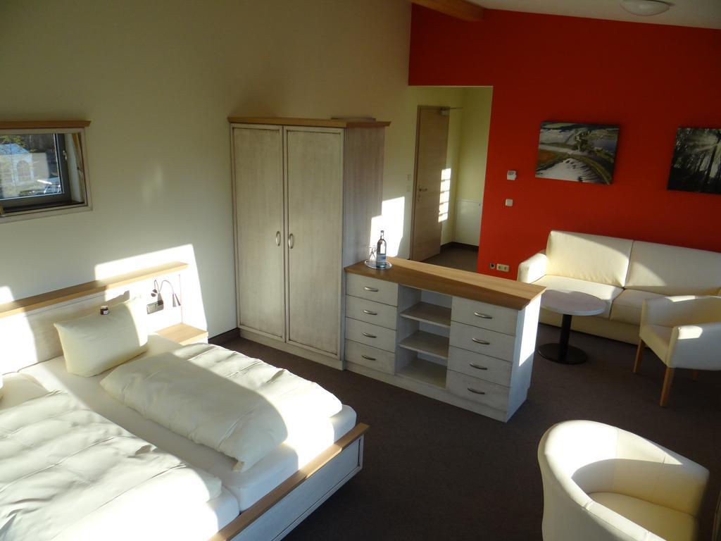 Hotel Und Restaurant Am Peenetal Liepen  Habitación foto