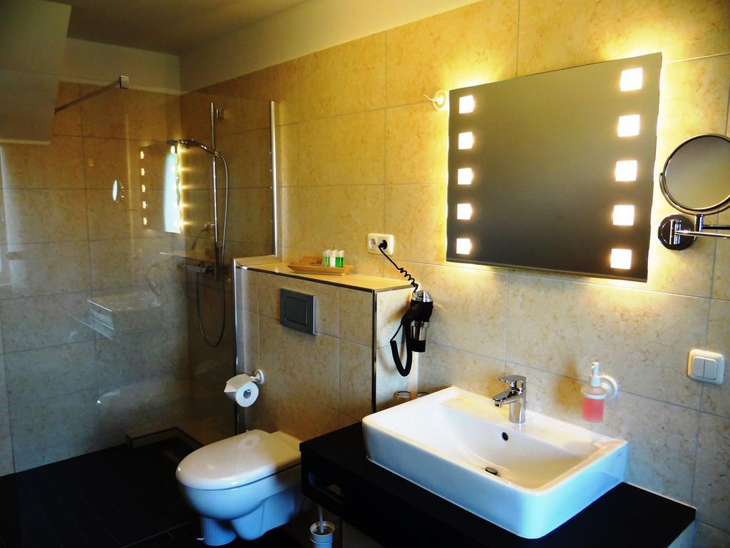 Hotel Und Restaurant Am Peenetal Liepen  Habitación foto
