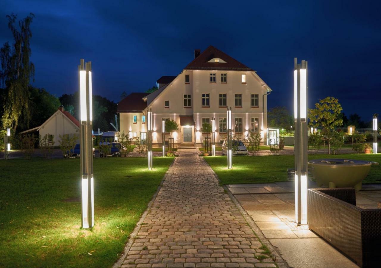 Hotel Und Restaurant Am Peenetal Liepen  Exterior foto